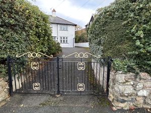 Photo 25- click for photo gallery